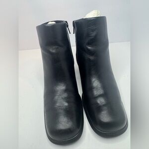 Dressbarn Fairchild Black Leather Ankle Boots Size 6M